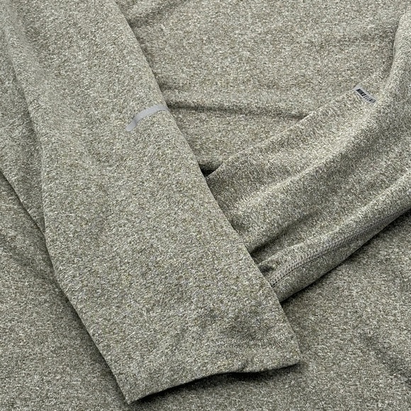 Nike Shirt Men’s M Gray Running Element Performance Stretch Quarter Zip 717404 - Picture 4 of 6